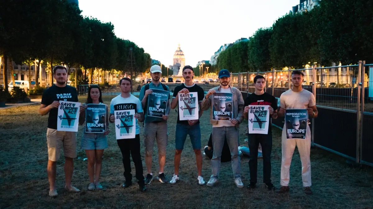 Poster Action in Paris